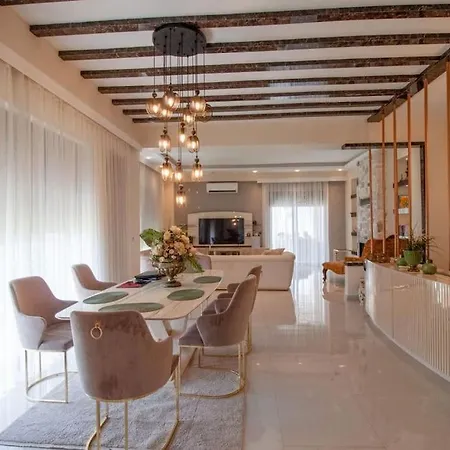 Yaka Villa *
