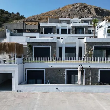 Yaka Villa *
